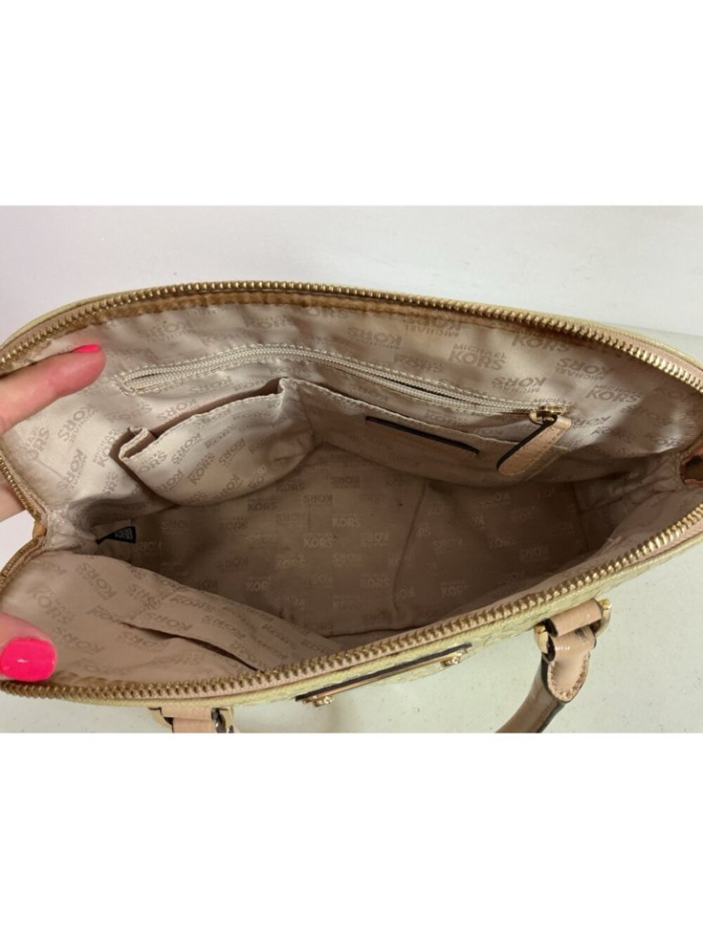 Michael Kors Satchel Cindy LG Dome Handbag Purse - Picture 6 of 8